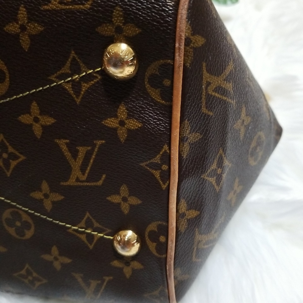 Louis Vuitton Tivoli GM Bag - Picture 4 of 10